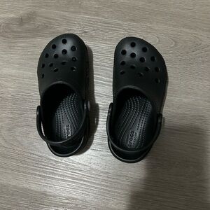 Toddler black crocs size 10